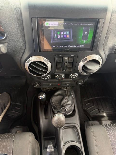 Used 2011 Jeep Wrangler Unlimited Sahara w/ Connectivity Group AWD/4WD image 24