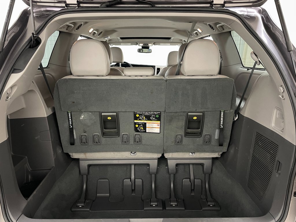 Used 2019 Toyota Sienna XLE image 46
