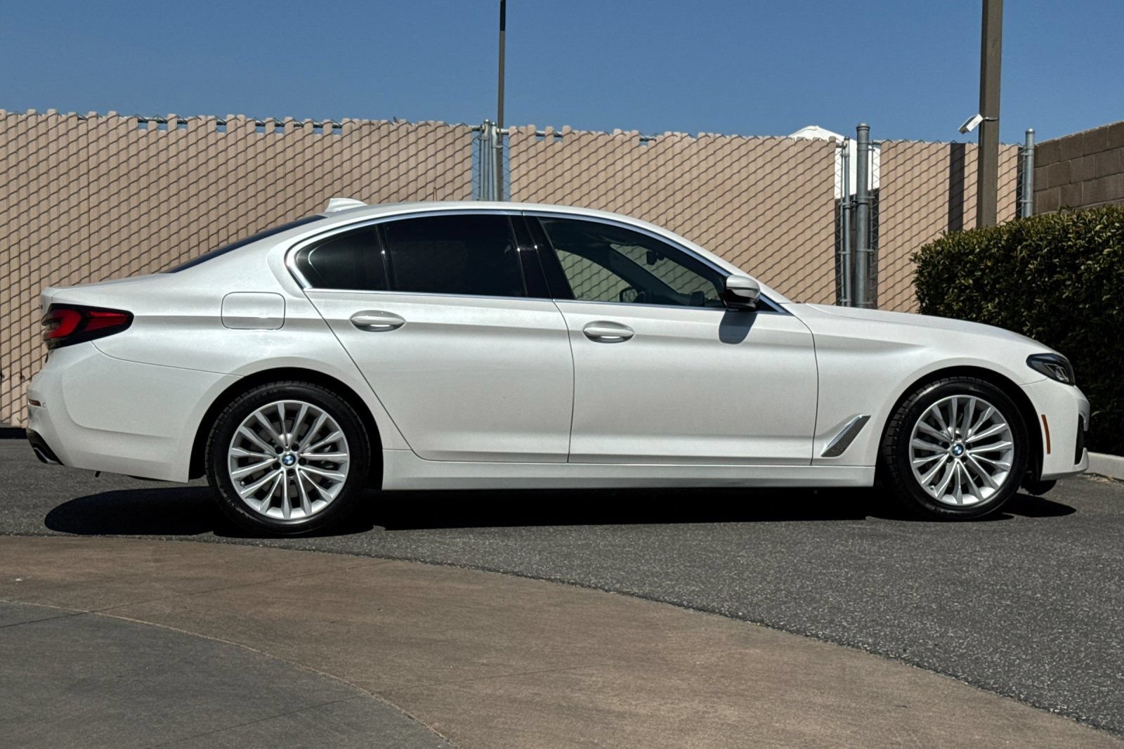Used 2023 BMW 530i w/ Premium Package RWD image 3