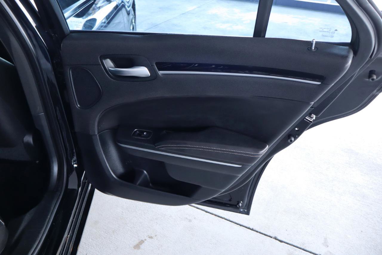 Used 2018 Chrysler 300 S w/ Beats Audio Group RWD image 32