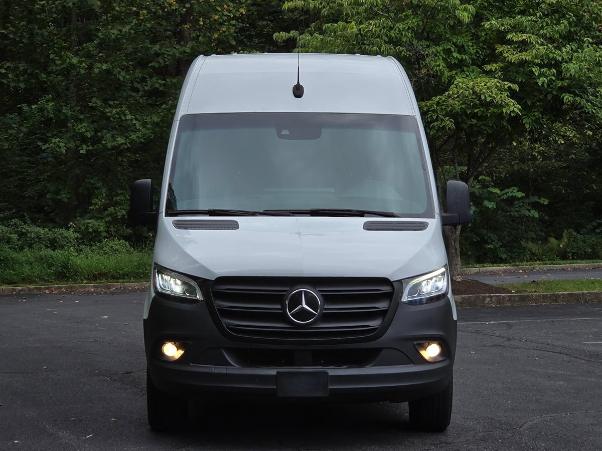 Used 2024 Mercedes-Benz eSprinter 170 Cargo image 10