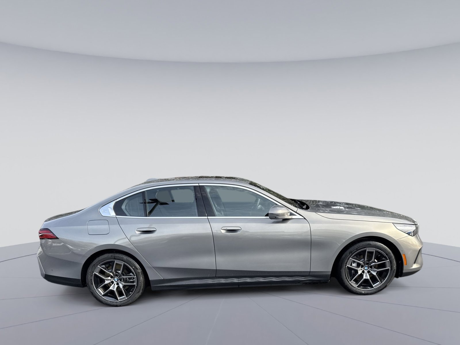 New 2026 BMW i5 eDrive40 image 34