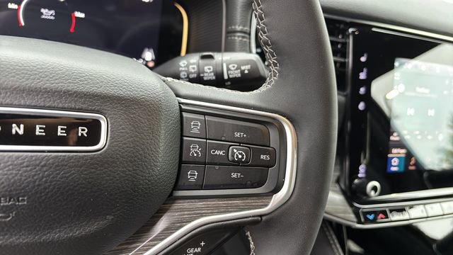 Used 2024 Jeep Wagoneer Series II w/ Premium Group I image 24