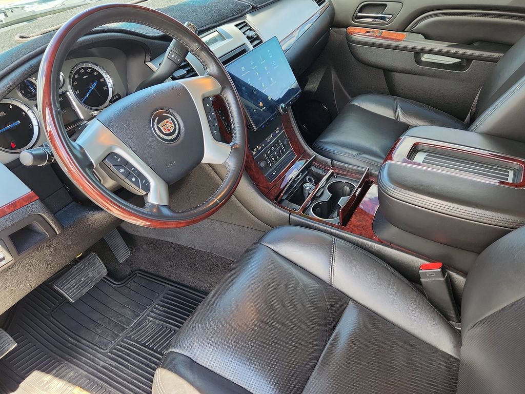 Used 2013 Cadillac Escalade EXT Luxury AWD/4WD image 8