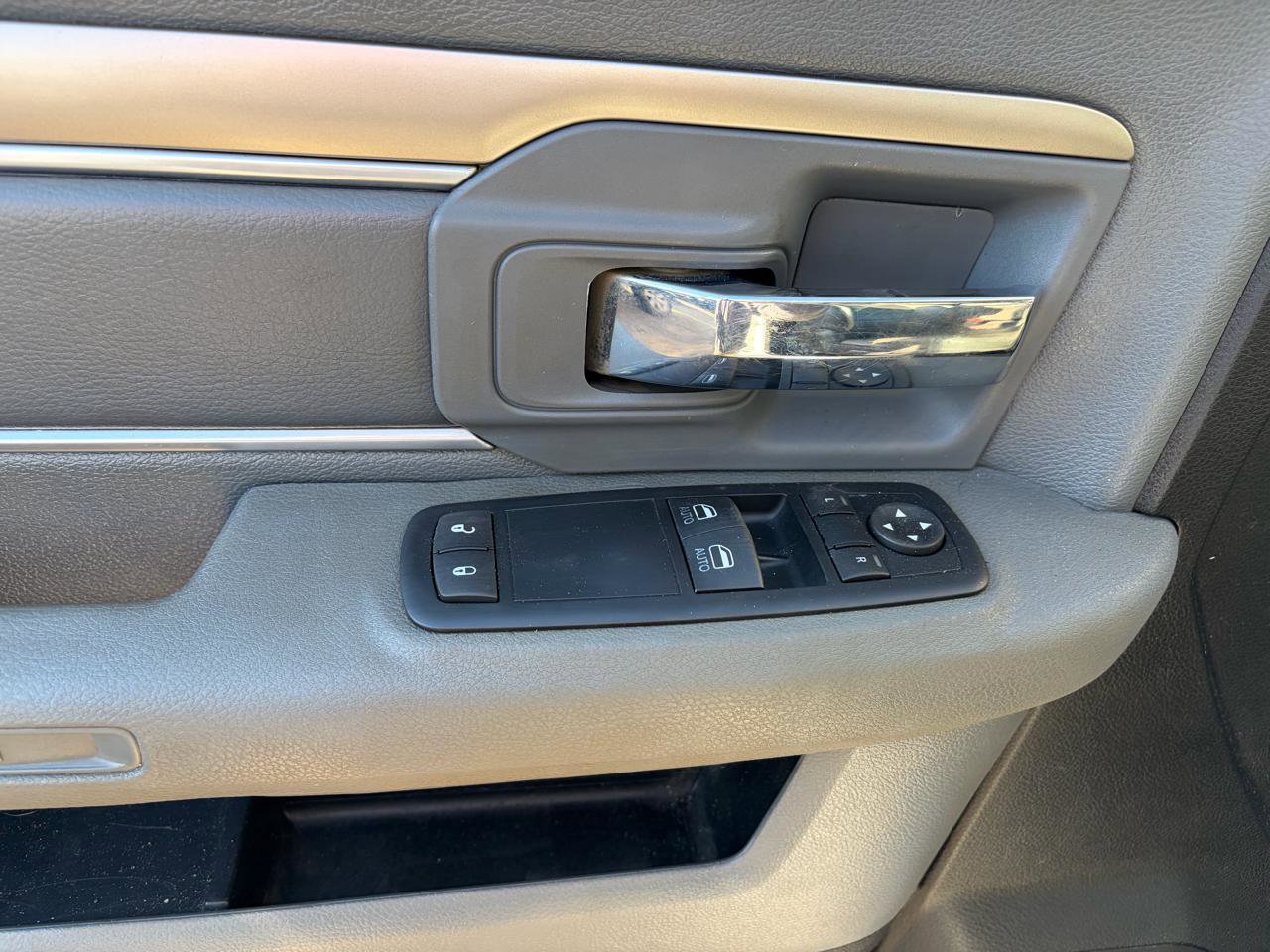 Used 2016 RAM 3500 Tradesman w/ Power & Remote Entry Group image 24