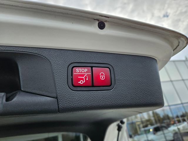 Used 2022 Mercedes-Benz GLC 300 4MATIC image 13