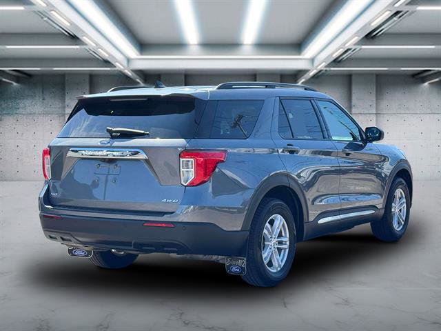 Used 2022 Ford Explorer XLT image 4