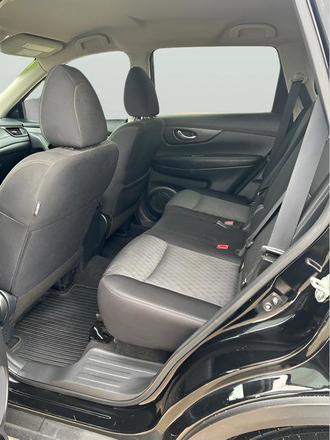 Used 2020 Nissan Rogue SV image 16