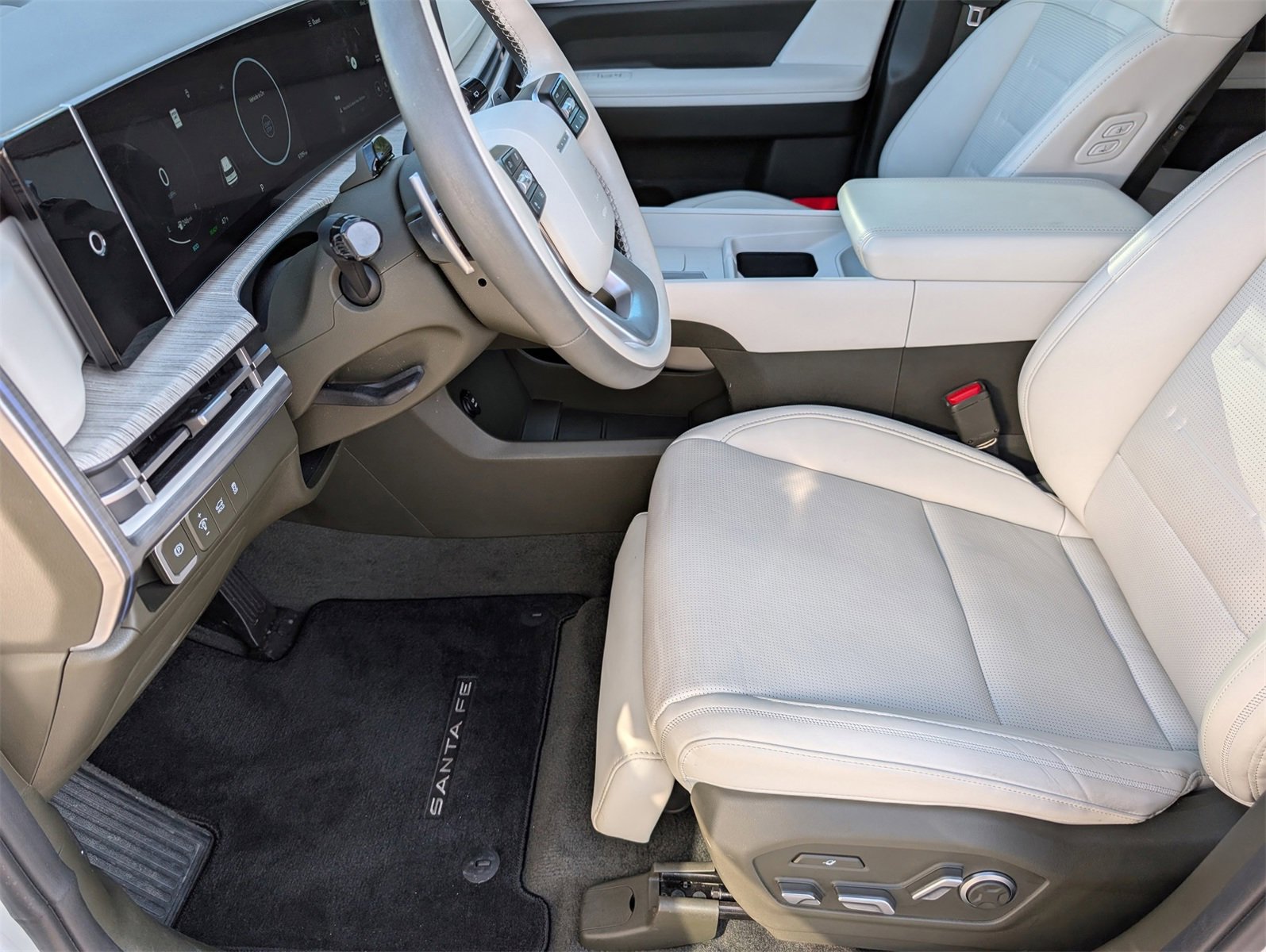 Used 2025 Hyundai Santa Fe Calligraphy image 9