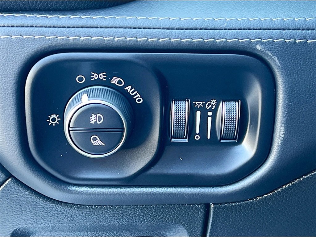 Used 2024 RAM 1500 Limited image 10