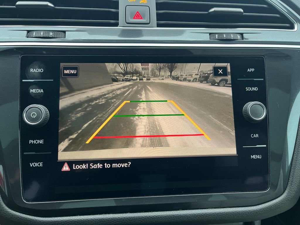 Used 2020 Volkswagen Tiguan SE R-Line image 21