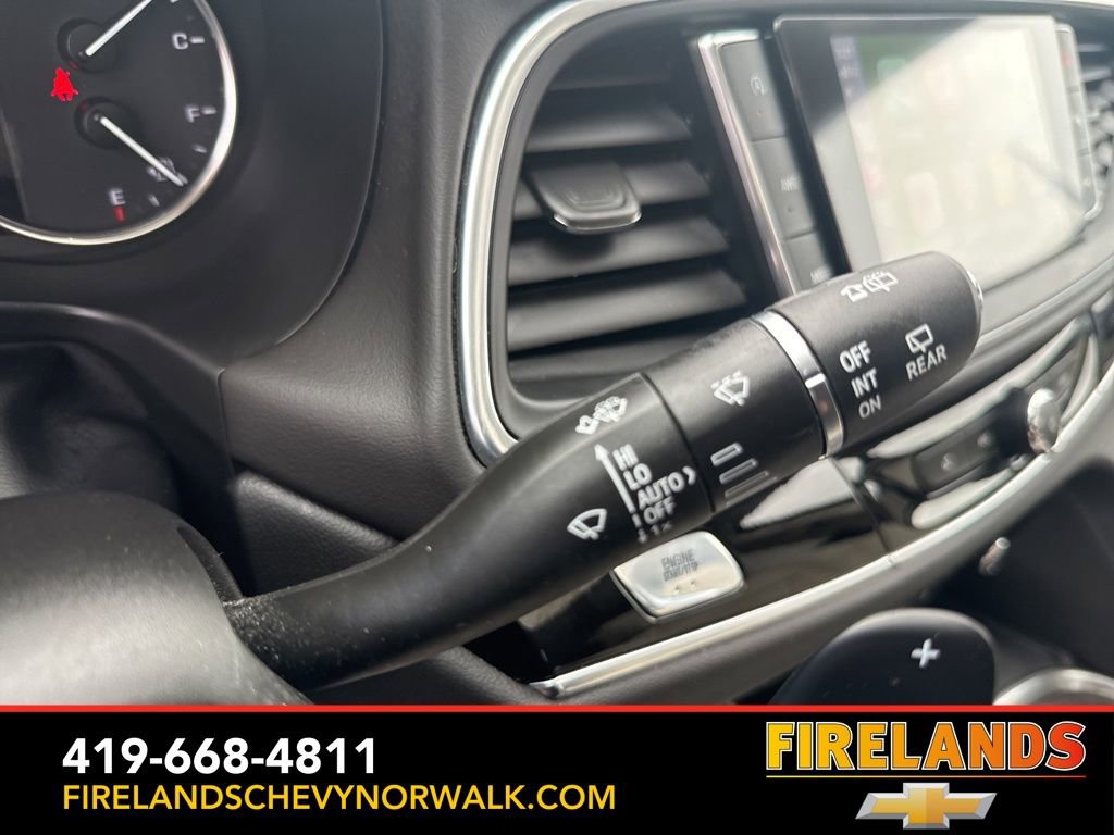 Certified 2024 Buick Enclave Avenir w/ Avenir Technology Package image 11