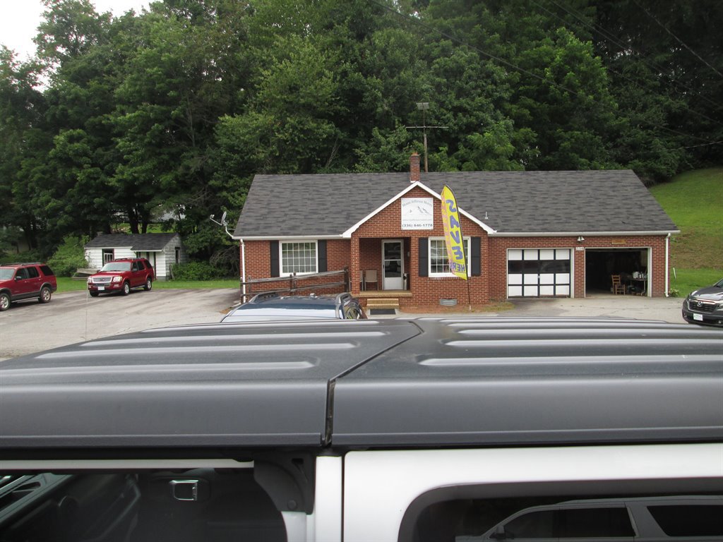 Used 2021 Jeep Gladiator Sport image 8