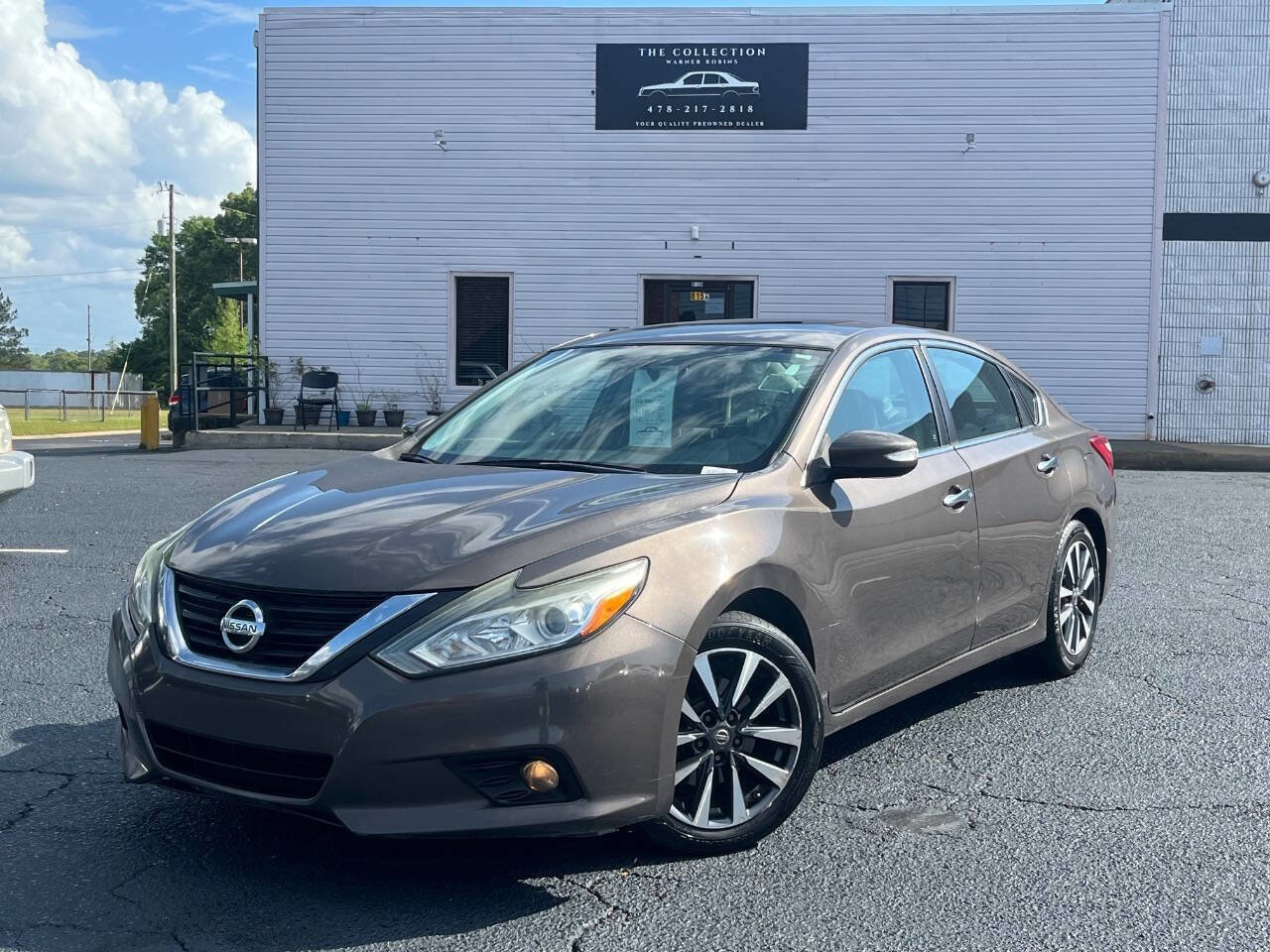 Used 2017 Nissan Altima 2.5 SL w/ Moonroof Package FWD image 1