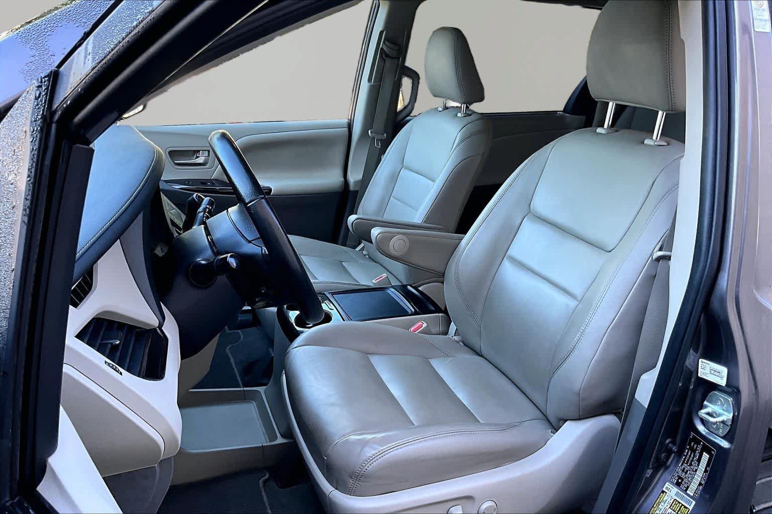 Used 2020 Toyota Sienna XLE FWD image 8