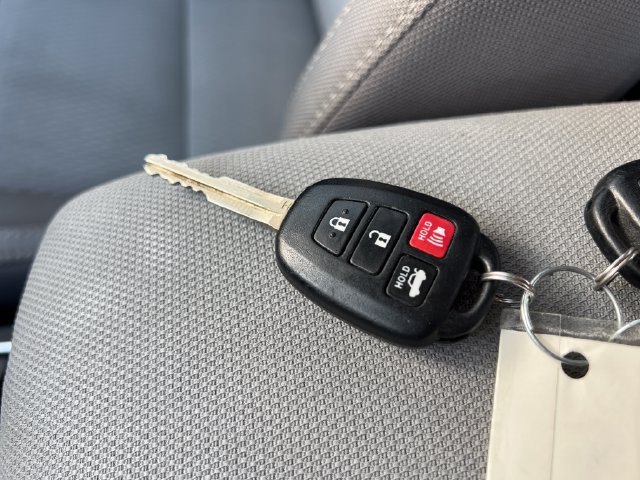 Used 2019 Toyota Corolla LE w/ LE Premium Package FWD image 29
