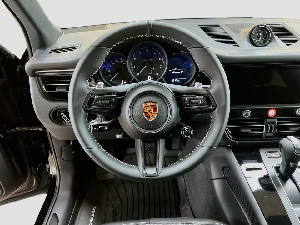New 2026 Porsche Macan Turbo AWD/4WD image 12