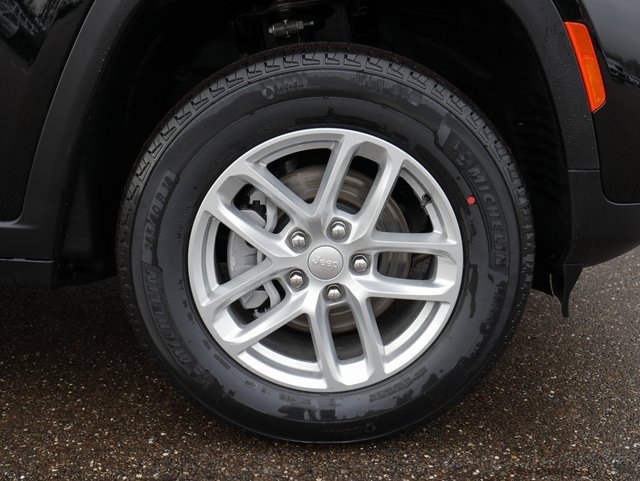 New 2025 Jeep Grand Cherokee Laredo X w/ Luxury Tech Group I image 14