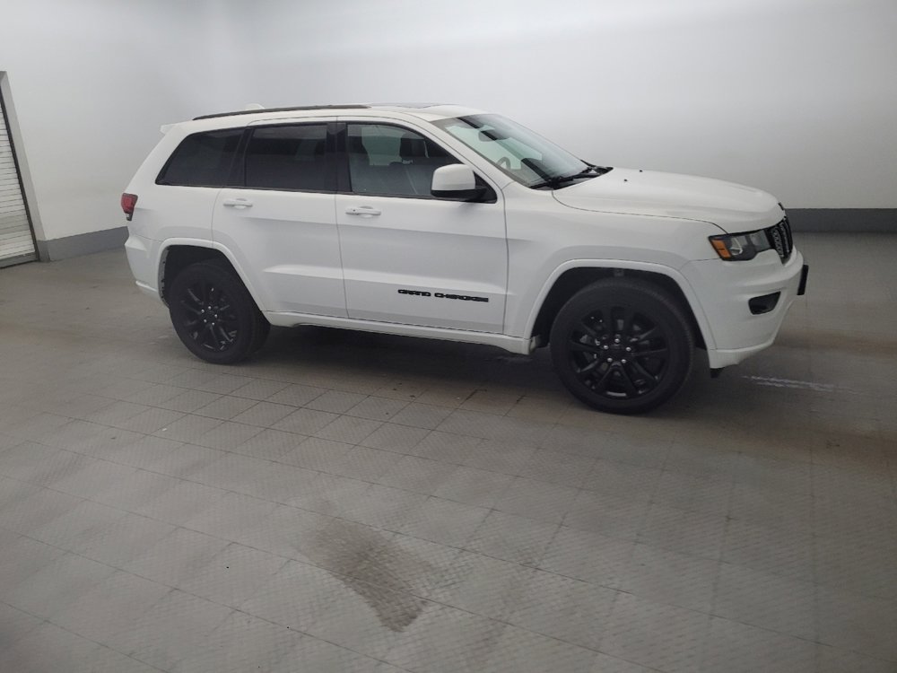 Used 2019 Jeep Grand Cherokee Altitude image 11