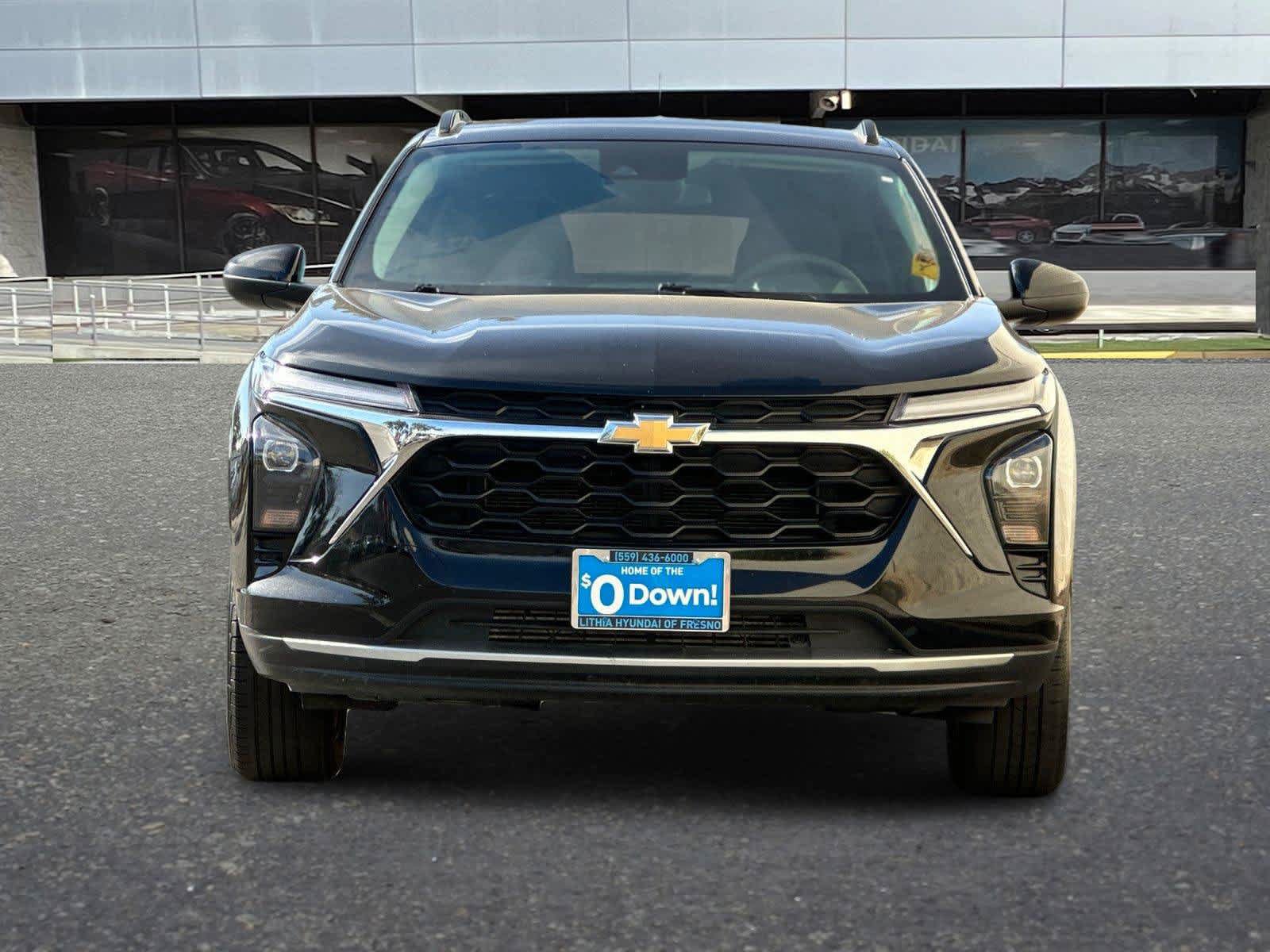 Used 2025 Chevrolet Trax LT FWD image 11