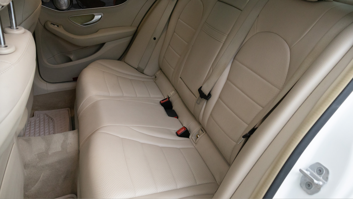 Used 2015 Mercedes-Benz C 300 4MATIC Sedan image 26