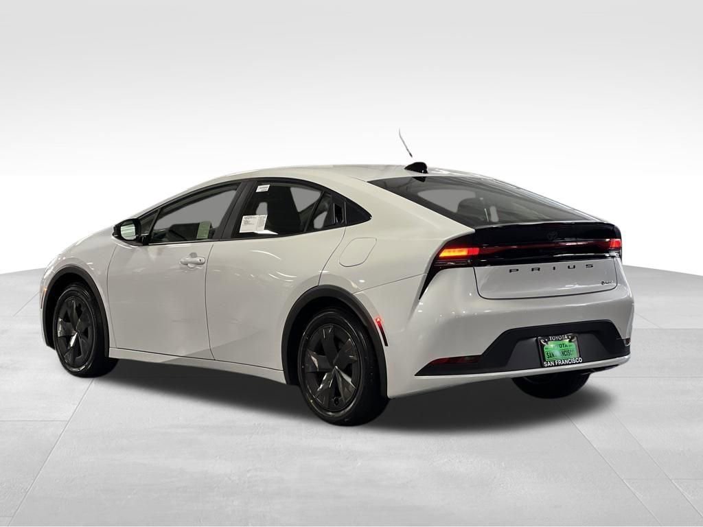 New 2026 Toyota Prius LE FWD image 3