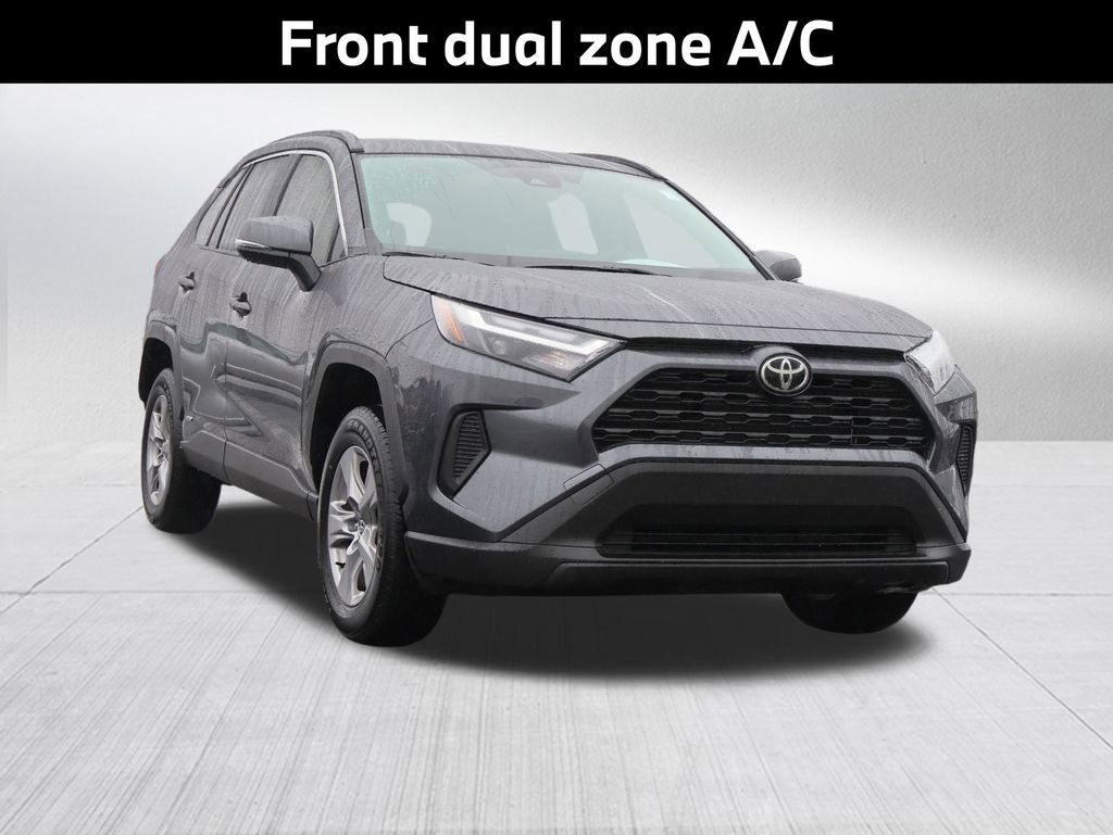 Used 2025 Toyota RAV4 XLE image 5