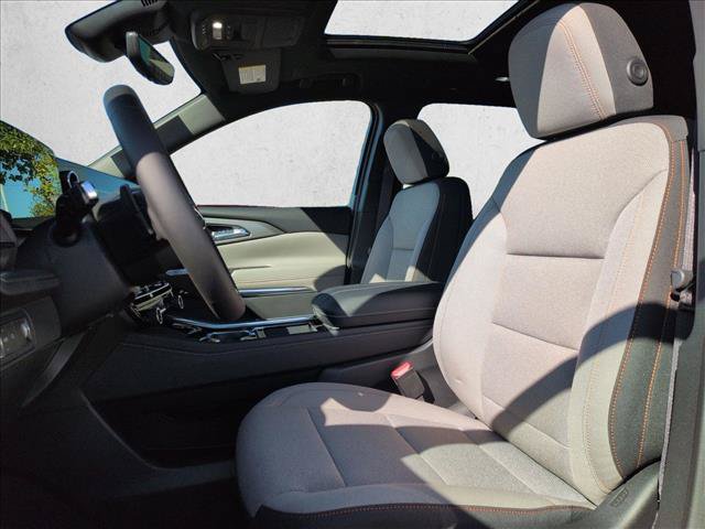 New 2026 Chevrolet Traverse LT w/ Sun and Wheel Package FWD image 4