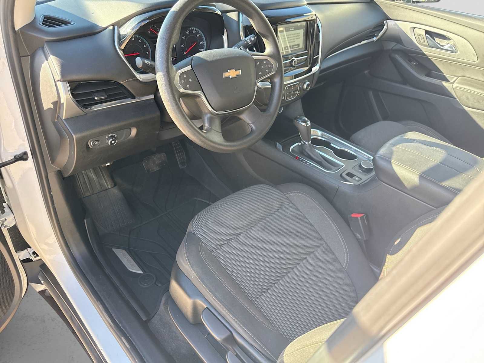 Used 2018 Chevrolet Traverse LS w/ LPO, Floor Liner Package FWD image 2