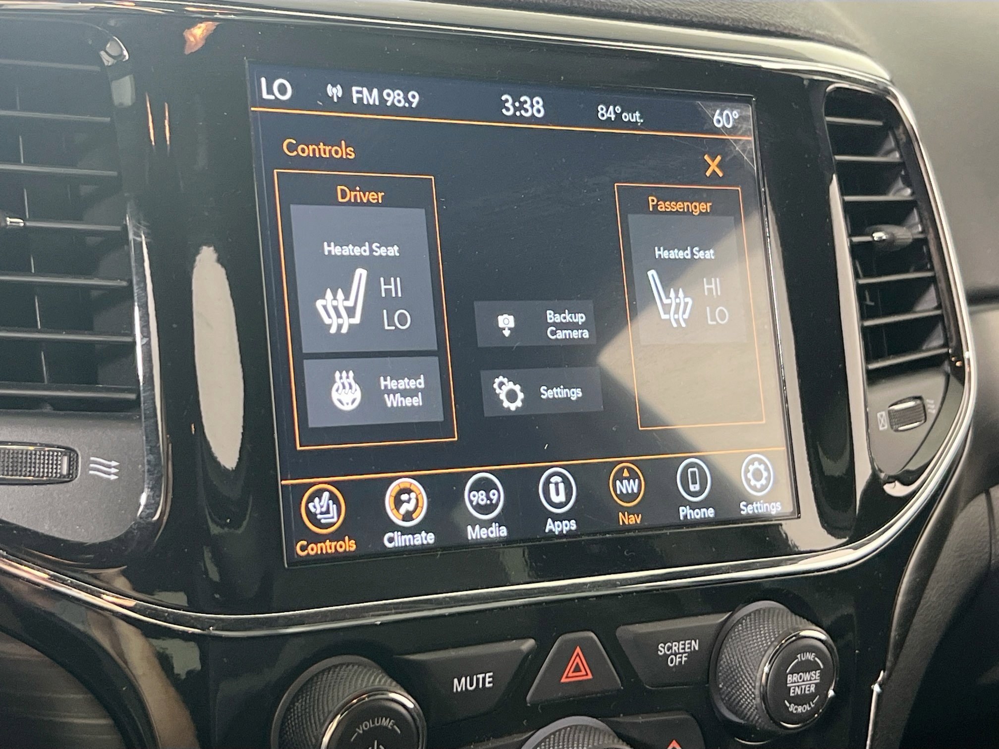 Used 2022 Jeep Grand Cherokee Laredo X image 20