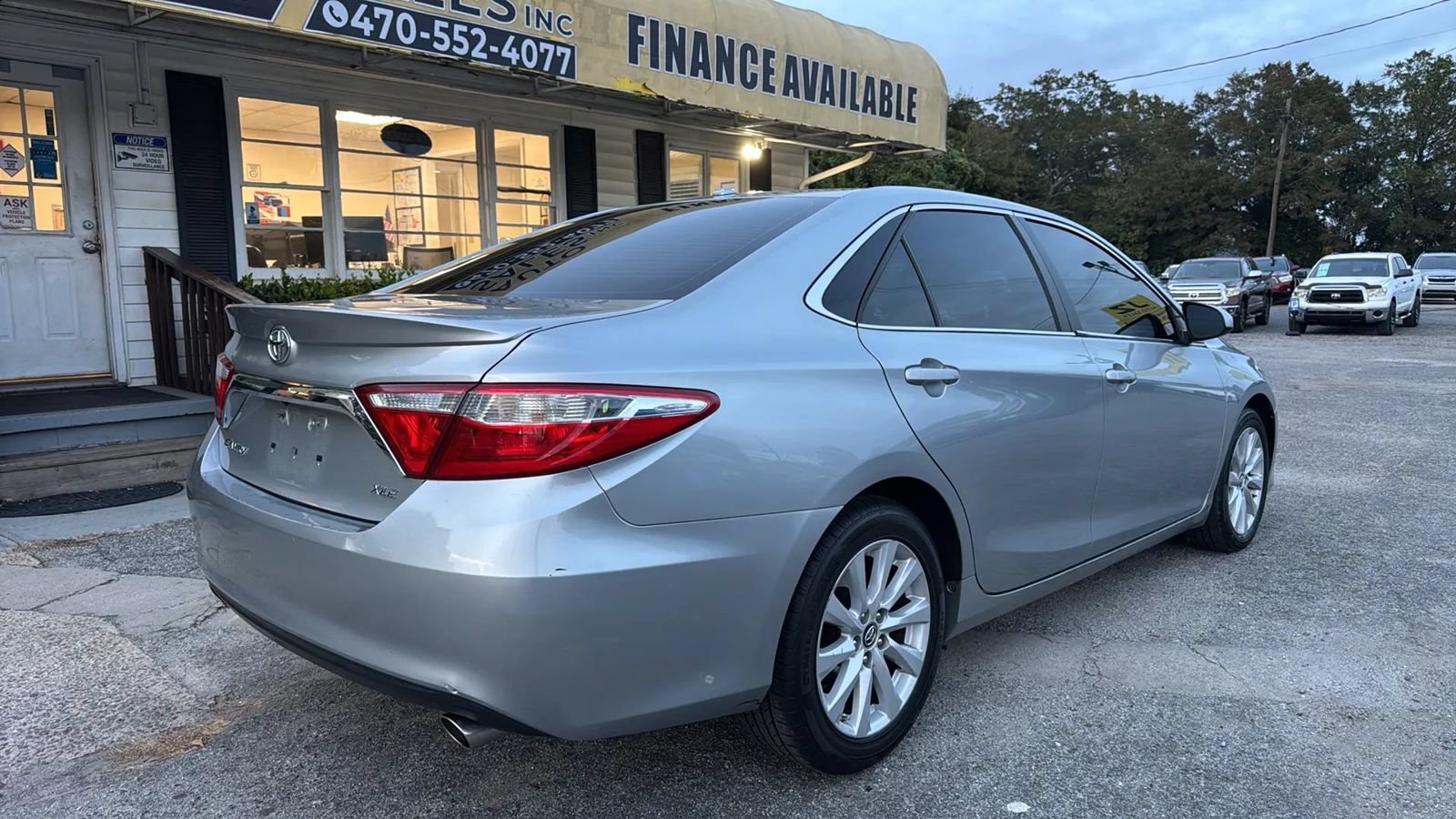 Used 2015 Toyota Camry XLE FWD image 3