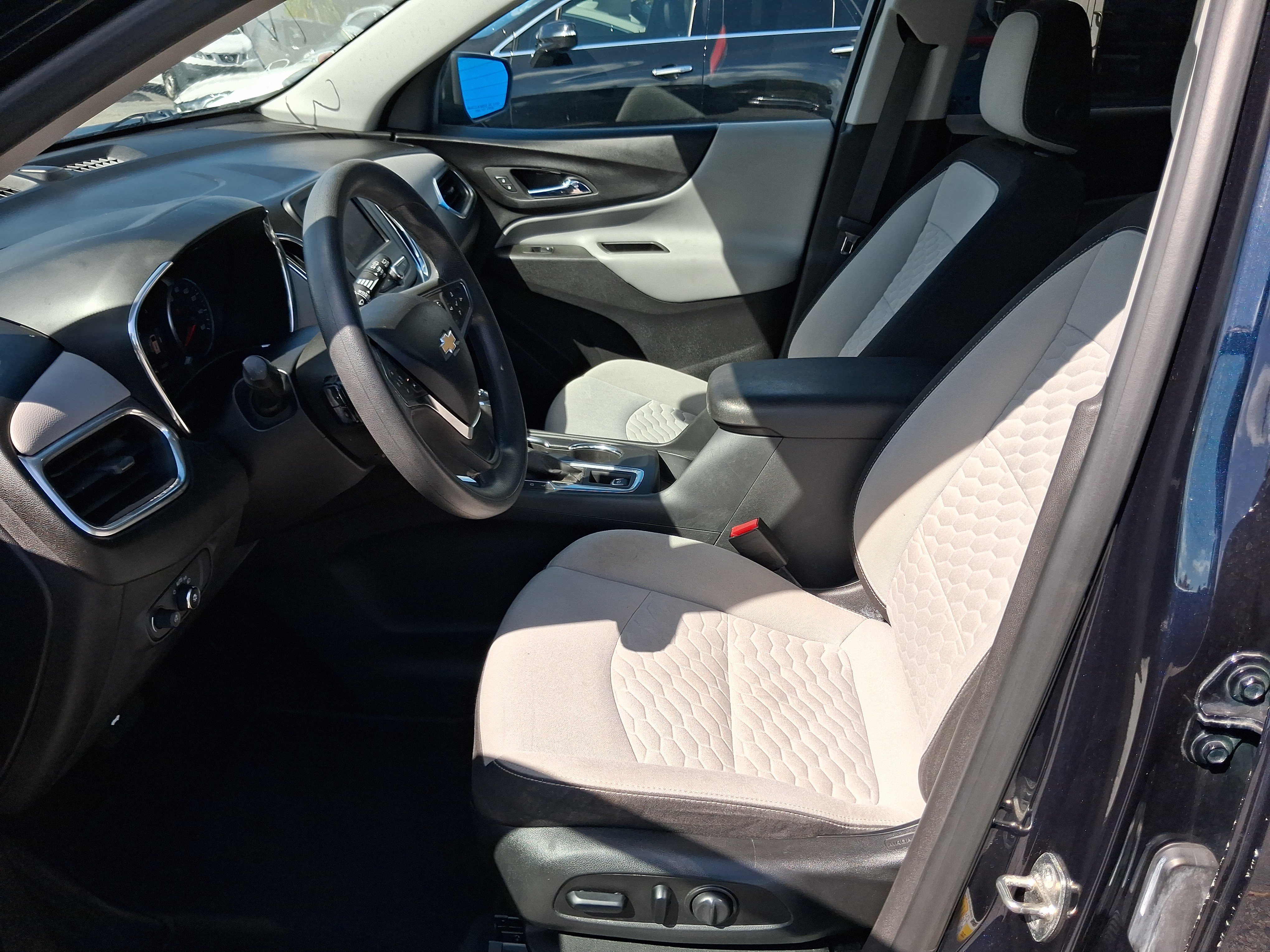 Used 2020 Chevrolet Equinox LT FWD image 11