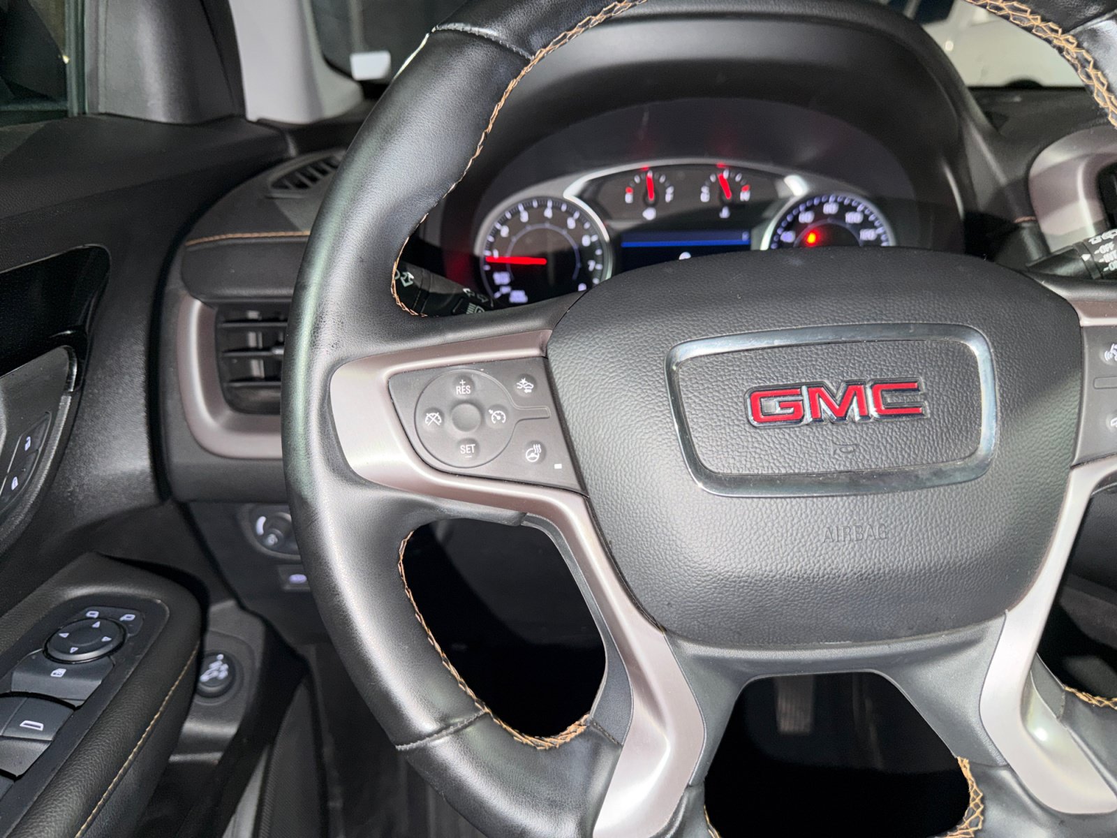 Used 2024 GMC Terrain AT4 AWD/4WD image 18