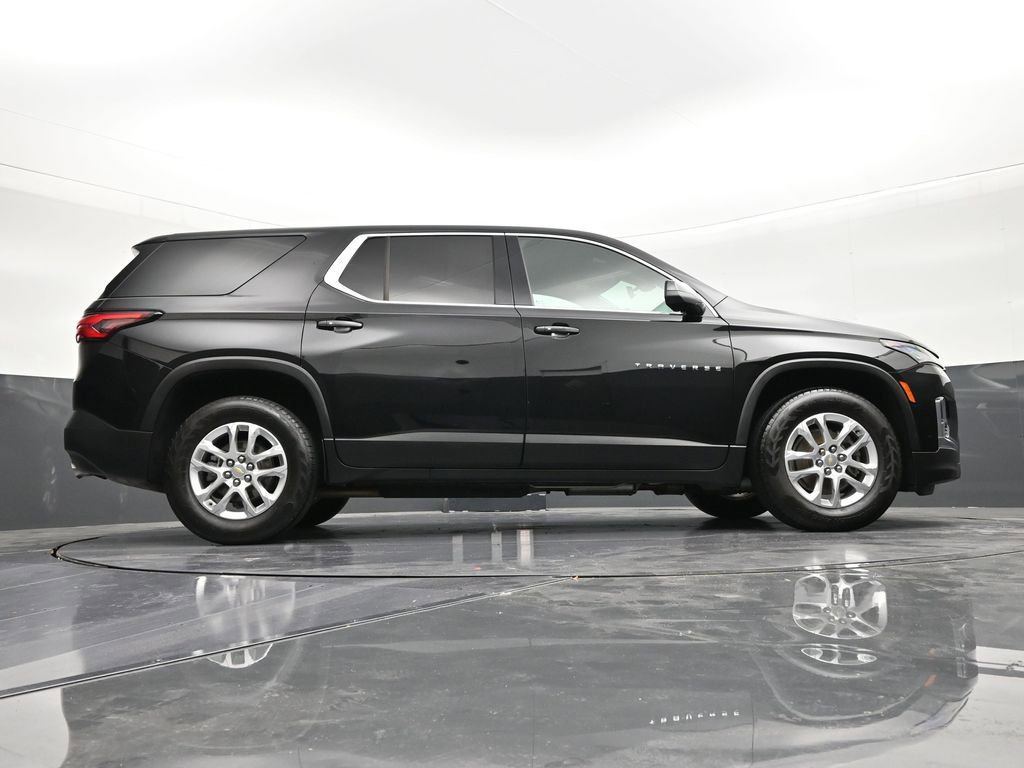 Used 2023 Chevrolet Traverse LS FWD image 26