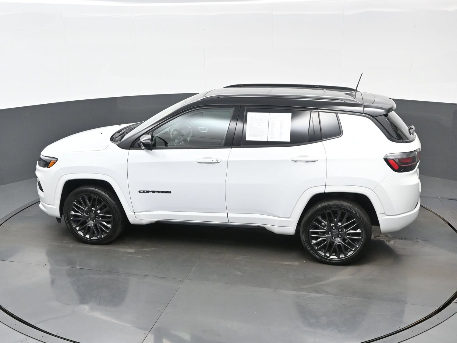 Used 2022 Jeep Compass High Altitude AWD/4WD image 39
