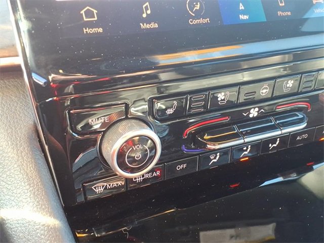 Certified 2022 Jeep Grand Cherokee L Overland w/ Luxury Tech Group IV image 10