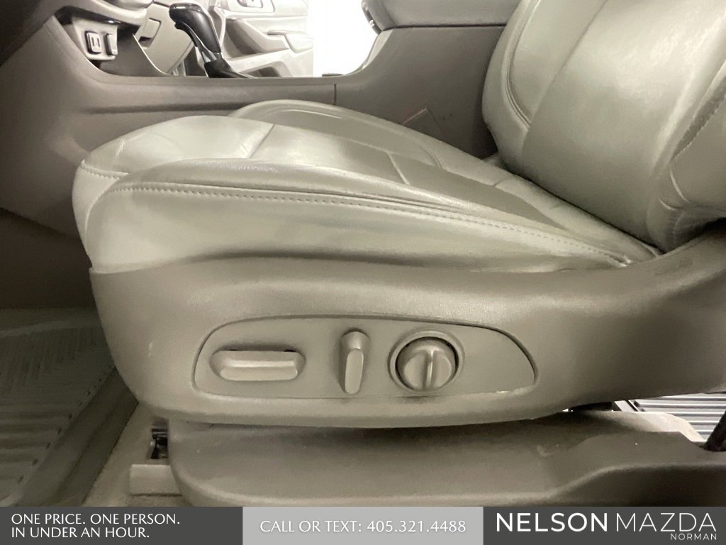 Used 2018 Chevrolet Traverse LT image 25