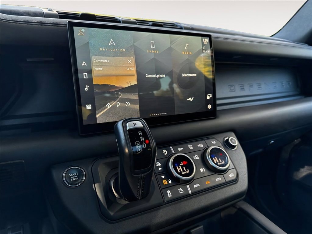 Used 2023 Land Rover Defender 110 V8 image 14