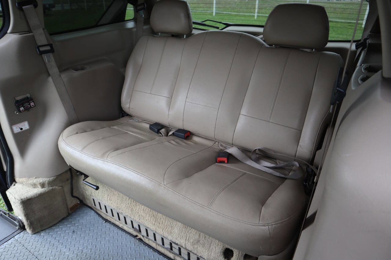Used 2002 Ford Windstar SEL FWD image 31