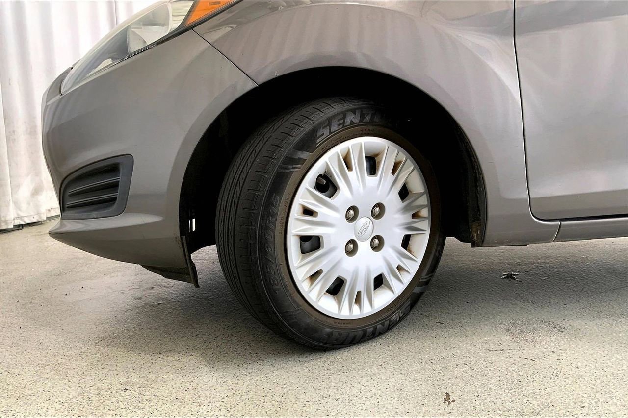 Used 2014 Ford Fiesta SE w/ SE Fuel Economy Package FWD image 20
