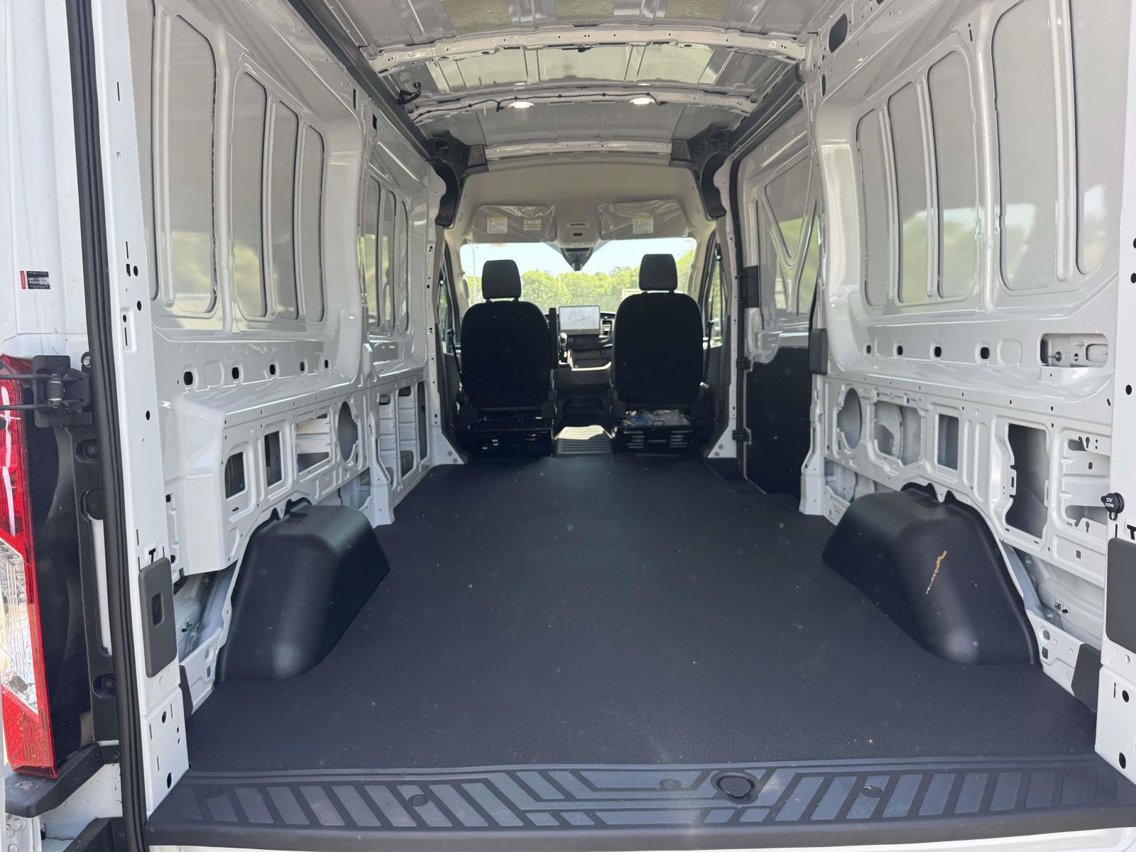 New 2026 Ford Transit 250 148 Medium Roof RWD image 13