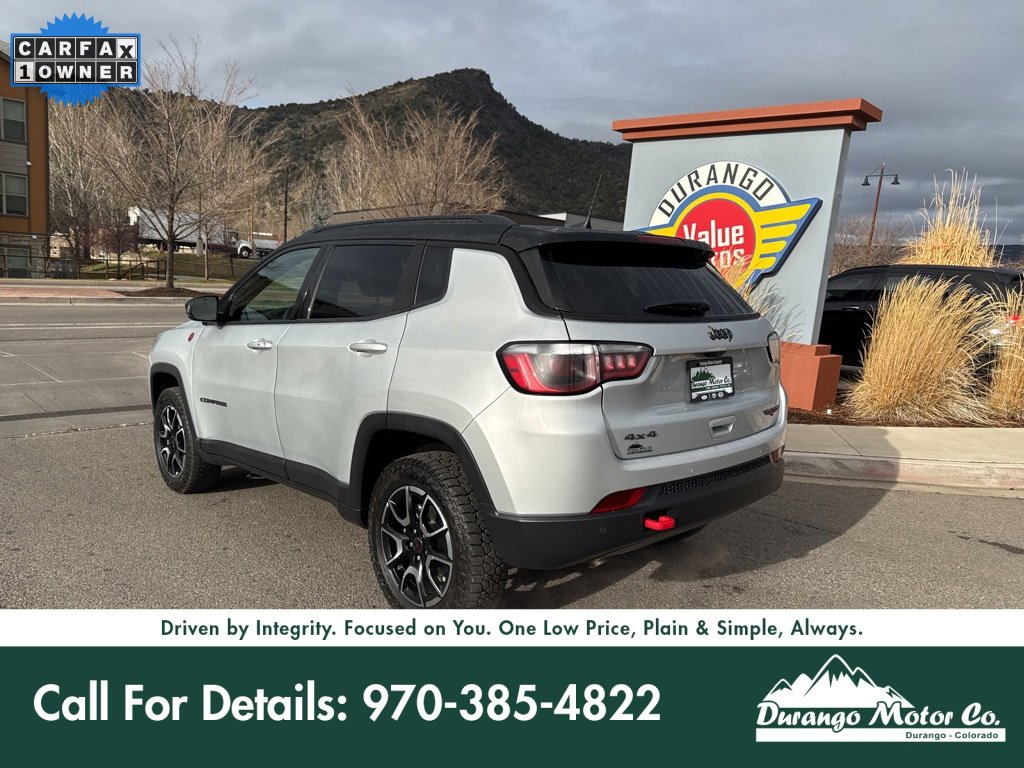 Used 2025 Jeep Compass Trailhawk image 5