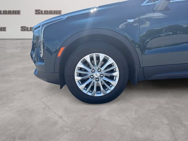 Used 2024 Cadillac XT4 Luxury w/ Cold Weather Package AWD/4WD image 14