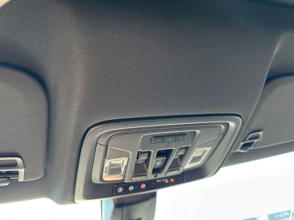 Used 2021 Chevrolet Silverado 1500 High Country w/ Technology Package image 36