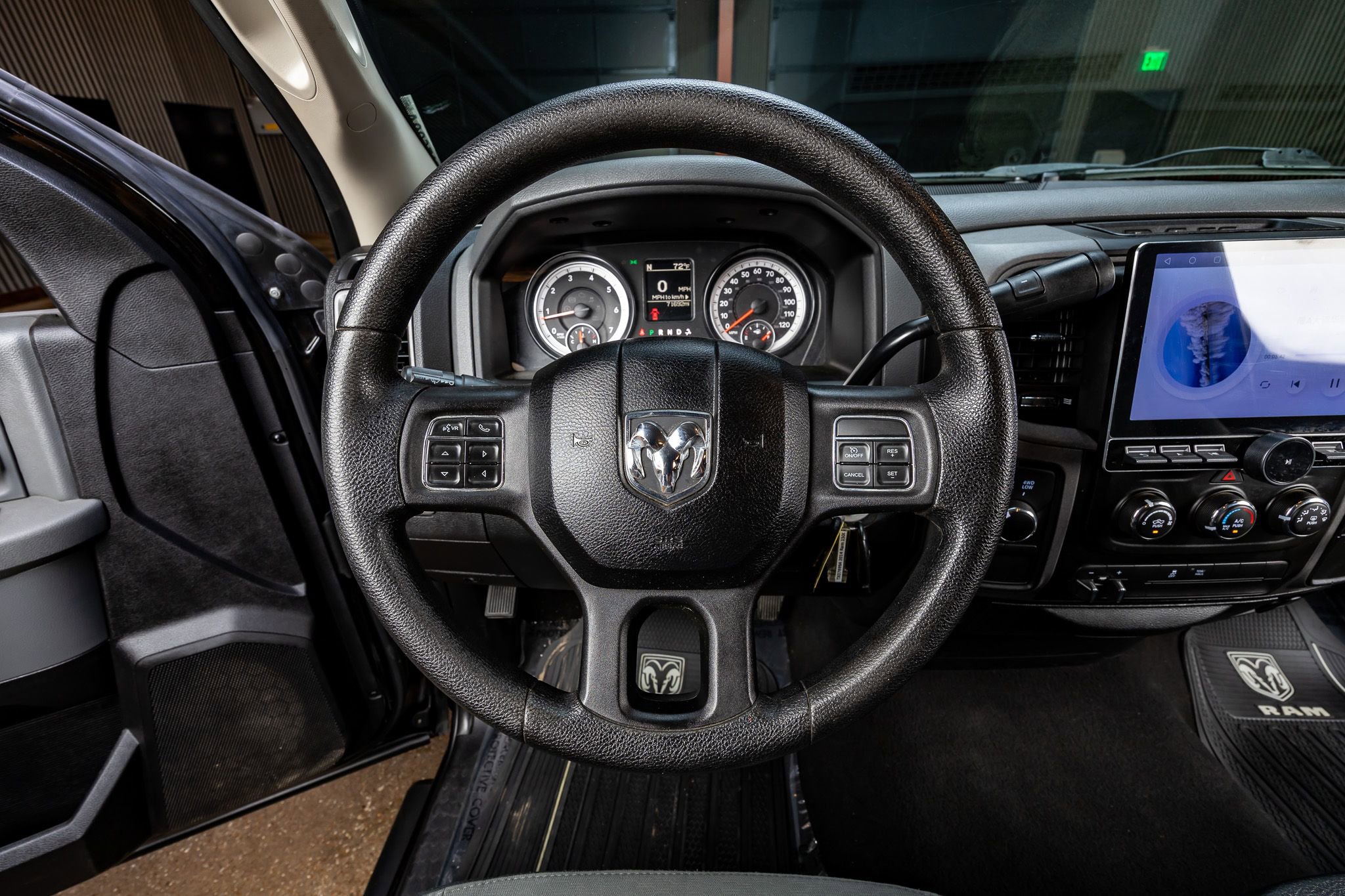 Used 2014 RAM 1500 Express image 18