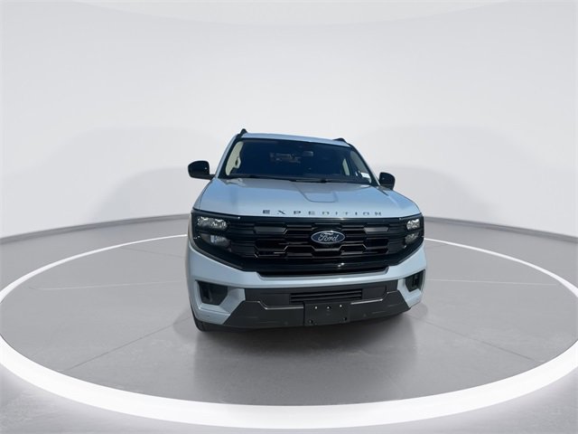 Certified 2025 Ford Expedition Active image 3