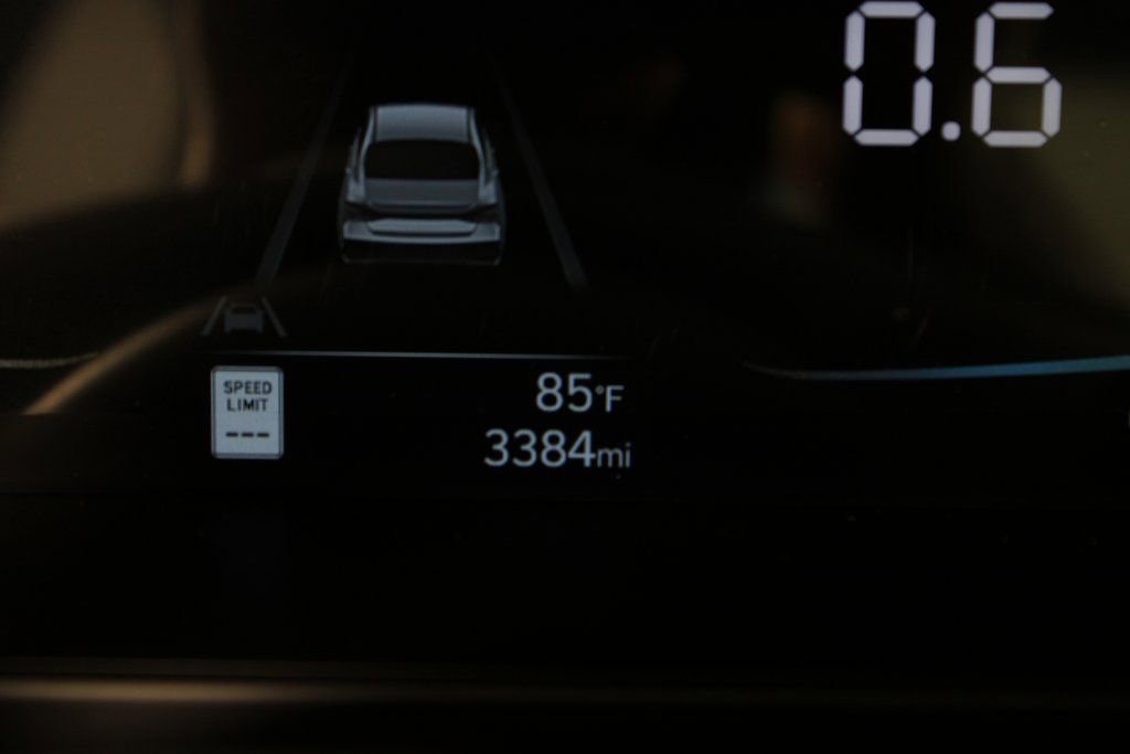 Certified 2025 Hyundai Elantra Sport image 22