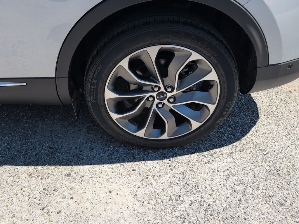 Used 2023 Lincoln Nautilus Reserve w/ Equipment Group 201A image 14