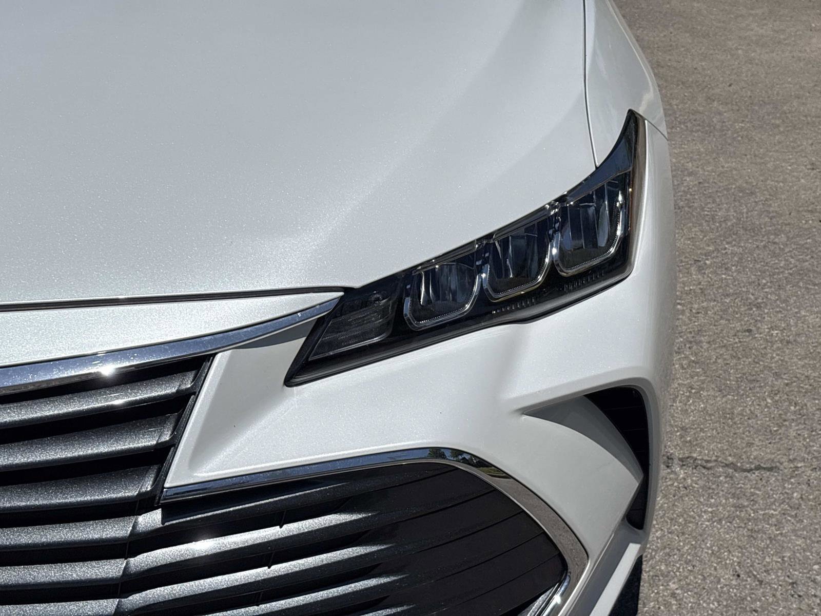 Used 2020 Toyota Avalon XLE w/ All Weather Liner Package FWD image 11