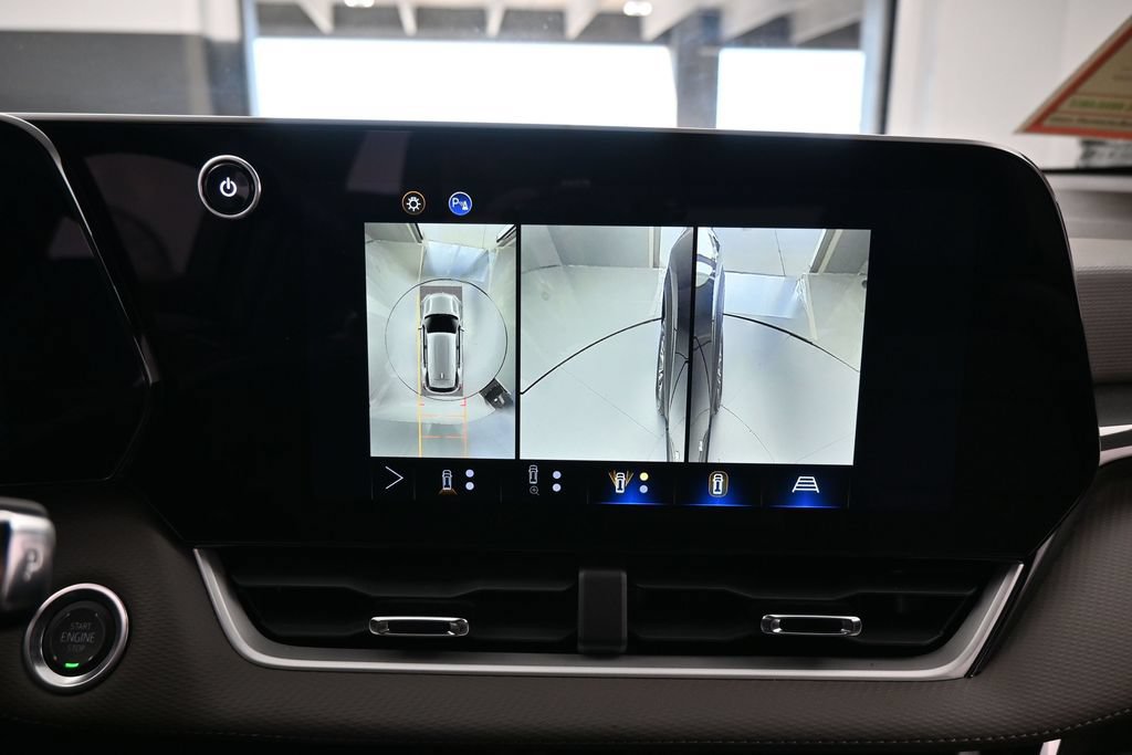 Used 2025 Chevrolet Equinox LT w/ Convenience Package II FWD image 30
